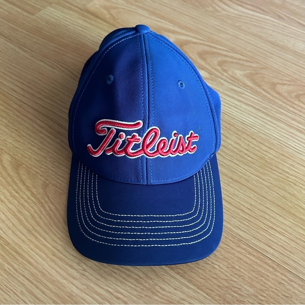 Titleist Chicago Cubs MLB Genuine Merchandise Hat M/L